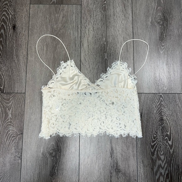 *SOLD* ZARA Lace Crop Top🤍 - Picture 3 of 7